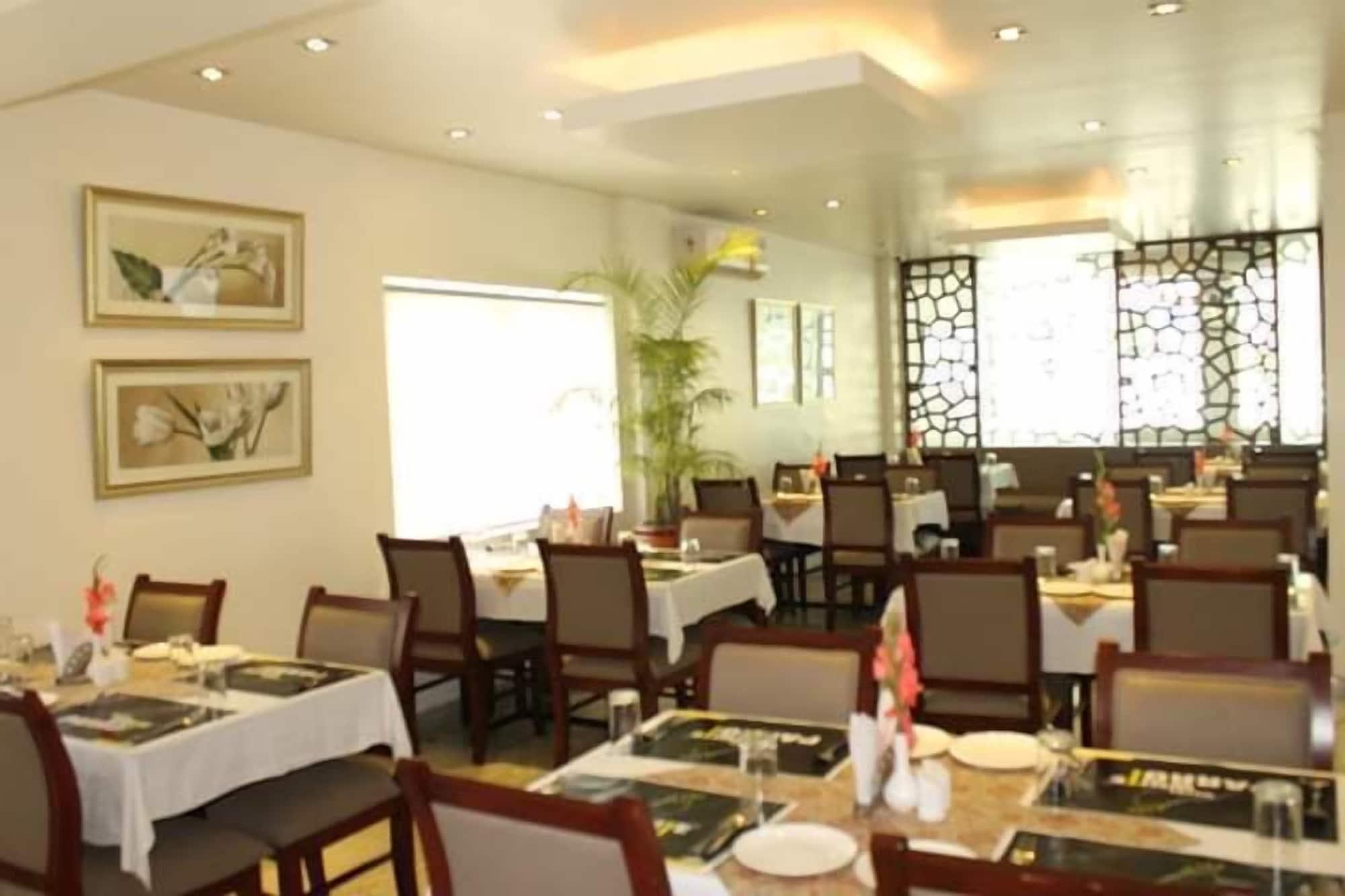 Hotel White Parrot Mysore Extérieur photo